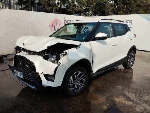 MAHINDRA XUV300 1.2
